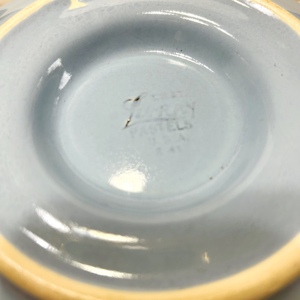 Lu-Ray pastels gravy boat with attached saucer.  Beautiful blue color. - Picture 5 of 6